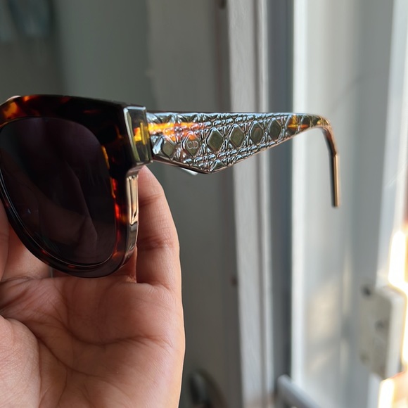 Original Dior Sunglass brand new| with box and warranty - Picture 2 of 3